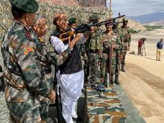 Ladakh दौरे पर रक्षा मंत्री राजनाथ सिंह, ,सेना का युद्ध कौशल देखा, खुद भी हाथों में थामी मशीनगन