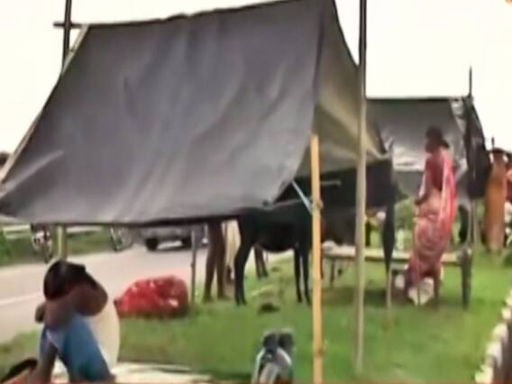 सांप-बिच्छू के साथ बाढ़ में रहने को मजबूर हैं मधुबनी के लोग, कहां है नीतीश सरकार ? | भारत की बात