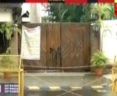 কনটেনমেন্ট জোনের নোটিস পড়ল অমিতাভ বচ্চনের বাংলোর দরজায়