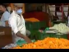 શ્રાવણ માસની શરૂઆત છતા અમદાવાદ ફૂલ બજારમાં મંદી, જુઓ વીડિયો