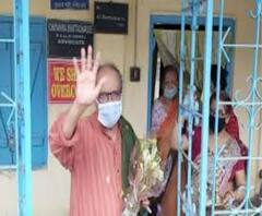 ২২ দিন পর করোনামুক্তি! বাড়ি ফিরলেন শিলিগুড়ি পুরসভার প্রশাসক অশোক ভট্টাচার্য 