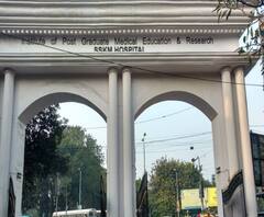 করোনাতে মৃত্যু এসএসকেএম-এর নার্সের, থানায় থানায় ছড়াচ্ছে সংক্রমণ, সঙ্গে আরও খবর 'ফটাফট' 