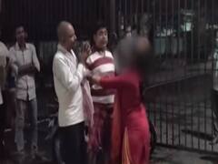 Bihar woman beats up eve-teaser publicly | Viral Fatafat (30.07.2020)