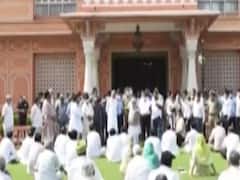 Rajasthan: Congress MLAs show support at Raj Bhavan