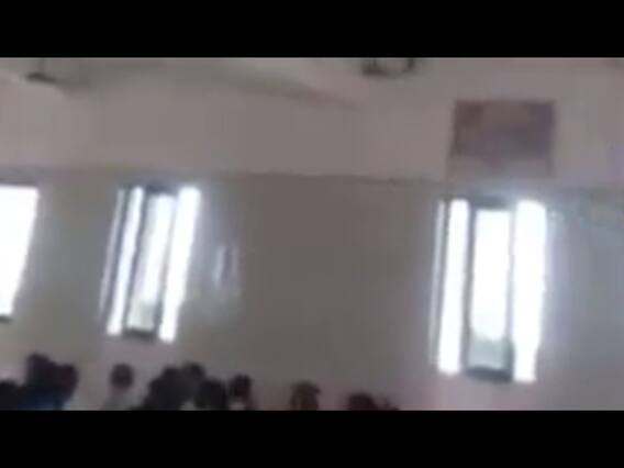 પેટાચૂંટણી નજીક આવતા નેતાઓ ભૂલ્યા સોશિયલ ડિસ્ટન્સિંગનું ભાન, જુઓ વીડિયો