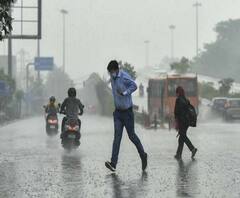 আবহাওয়া দফতরের পূর্বাভাস: ২-৩ ঘন্টায় বজ্র-বিদ্যুৎ-সহ বৃষ্টির সম্ভাবনা