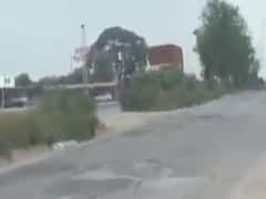 થોડા વરસાદમાં મહેસાણા-પાલનપુર હાઈવે પર ઠેર ઠેર ખાડા પડતા વાહન ચાલકો પરેશાન 