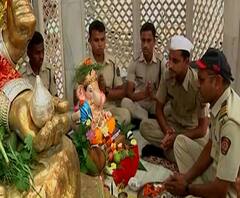 नाशिकमध्ये साधेपणाचा श्रीगणेशा! पोलिसांच्या हस्ते साक्षी गणेशाची प्राणप्रतिष्ठा, रविवार कारंजा मंदिरात फुलांची आकर्षक सजावट!