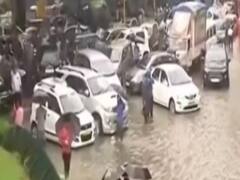 Mumbai Rain: दो दिन की भारी बारिश से ठप हुआ शहर,हर तरफ पानी ही पानी । Top 100
