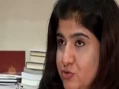 फुटपाथ पर रहकर दसवीं पास करने वाली आसमां को मिला मुंबई के नामी स्कूल में दाखिला