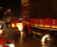 Rain Update in South Mumbai | दक्षिण मुंबईला वादळी वाऱ्यासह पावसानं झोडपलं, अनेक ठिकाणी वाहने अडकली