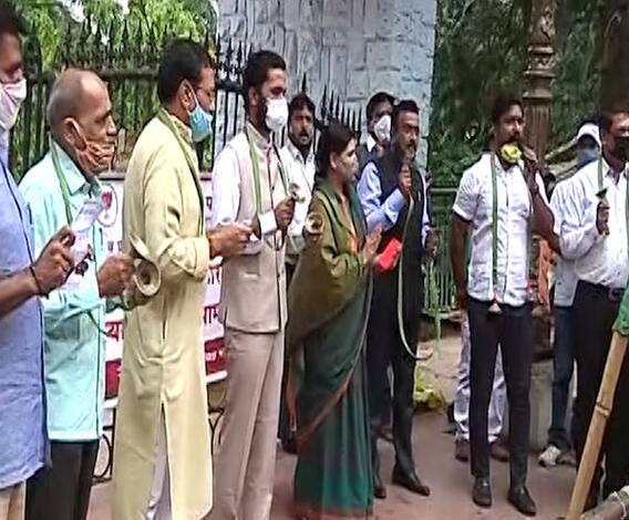 BJP Ghanta Naad Andolan | पुण्यातील सारसबाग गेटवर भाजपचं घंटानाद आंदोलन सुरु