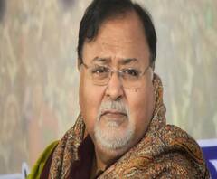 বিশ্ব আদিবাসী দিবস: আদিবাসীদের ছন্দে নাচ তৃণমূল বিধায়কের, পাশে আছে সরকার, বার্তা শিক্ষামন্ত্রীর