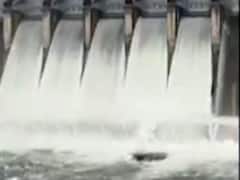 ઉપરવાસના વરસાદથી પાણીની સતત આવક થતા ઉકાઈ ડેમમાંથી વધારે પાણી છોડવાનો નિર્ણય