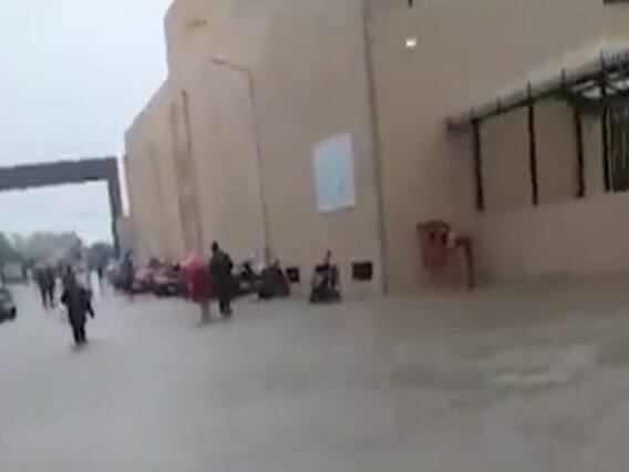 સુરતમાં ધોધમાર વરસાદને પગલે મુખ્યમંત્રી આવાસ યોજનાના મકાનોમાં પાણી ભરાયા