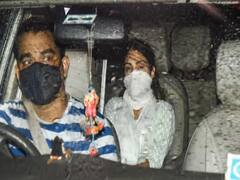 Santacruz Police Station से घर के लिए रवाना हुईं Rhea Chakraborty, साथ में पुलिस भी मौजूद