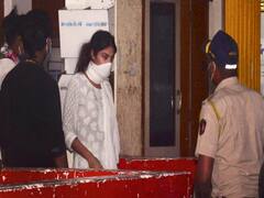 Rhea Chakraborty reaches home after CBI ends interrogation | ABP Exclusive