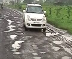 Nashik Potholes | पाऊस कमी, लॉकडाऊनमध्ये वर्दळ नाही, मग नाशकात हे खड्डे कसे? स्पेशल रिपोर्ट