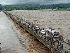Landslides, swollen rivers become common sight in Uttarakhand, MP | Top 100 (18.08.2020)