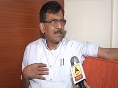 'हाथ में सिर्फ BJP का झंडा देना ही रह गया था'- Sanjay Raut ने Bihar DGP पर बोला हमला | Sushant Case