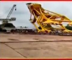 বিশাখাপত্তনম বন্দরে হুড়মুড় করে ভেঙে পড়ল ক্রেন, মৃত ১০, আহত ১