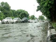 Delhi: थोड़ी-सी बारिश से तालाब बनीं लाजपत नगर की सड़कें, लगा लंबा जाम | Ground Report