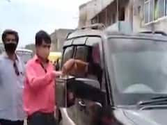 જેતપુરઃ સ્થાનિકોએ ફાળો એકઠો કરી જાતે જ બિસ્માર રોડની સમારકામ કામગીરી શરૂ કરી