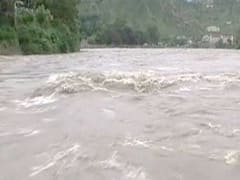 Bageshwar: उफान पर सरयू नदी, उठ रहीं ऊंची-ऊंची लहरें | Uttarakhand Weather