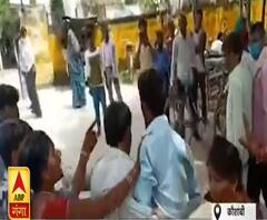 Khabarein Tabadtod: Kaushambi में बेटा-बहू ने पिता को दौड़ा-दौड़ाकर पीटा|ABPGanga