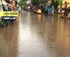 রাতভর বৃষ্টিতে জলমগ্ন কলকাতা, লকডাউনের ফাঁকা শহরের সকালের ছবিটা দেখুন 