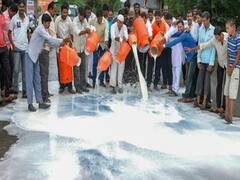 Maharashtra: Dairy farmers throw milk on roads in protest 