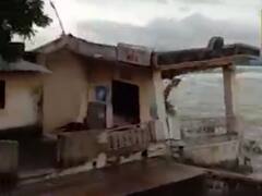 નર્મદાના પાણી સર્જી રહ્યા છે તારાજી, નર્મદેશ્વર મહાદેવનું મંદિર થયું ધરાશાયી, જુઓ વીડિયો