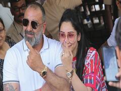 Prarthna Karo, says Sanjay Dutt as he steps out of his house