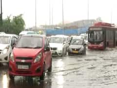 Delhi: झमाझम बारिश के बाद धौला कुआं से एयरपोर्ट जाने वाली रोड जलमग्न