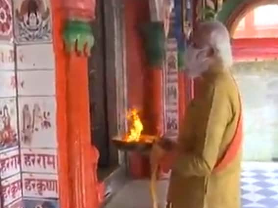વડાપ્રધાન મોદીએ હનુમાન ગઢીમાં આરતી ઉતારી, જુઓ વીડિયો 