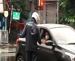 সাপ্তাহিক লকডাউন: সল্টলেকের বৈশাখীতে শুনশান রাস্তাঘাট, বন্ধ দোকানপাট