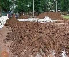 August Kranti Maidan | ऐतिहासिक ऑगस्ट क्रांती मैदानात सुरू आहे विनापरवानगी खुदाई!