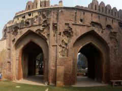 Breaking News : Delhi के Mori Gate इलाके में 15 से 20 बदमाशों ने की ताबड़तोड़ Firing 