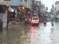 બોટાદઃ બરવાળામાં અઢી કલાકમાં ત્રણ ઈંચ વરસાદ ખાબક્યો, શહેરના રસ્તાઓ પર ભરાયા પાણી