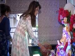 Kanchi Singh performs Ganesh aarti with family