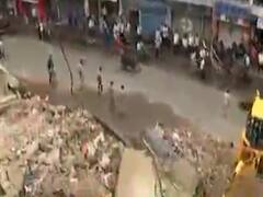 અમદાવાદના કુબેરનગરમાં કોમ્પ્લેક્સમાં સૂઇ રહેલા ત્રણ પૈકી સોનું ગઢવીનું મૃત્યુ, બેને બચાવાયા