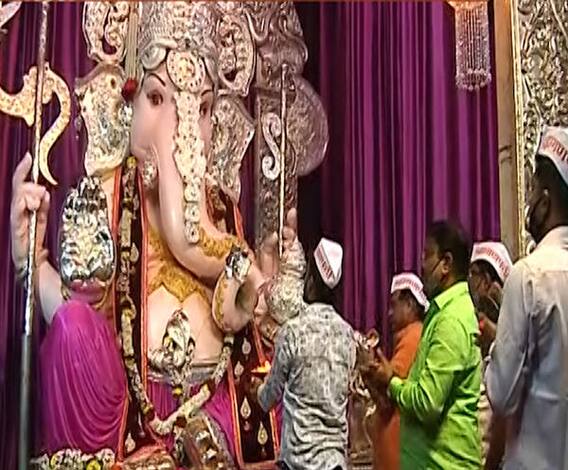 Tulsi Baug Ganpati | घरबसल्या घ्या, बाप्पाचं दर्शन! पुण्यातील तुळशी बाग गणपतीची आरती