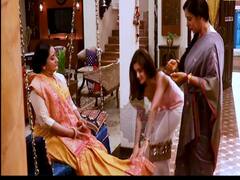 Anupamaa asks Kinjal to touch Baa's feet