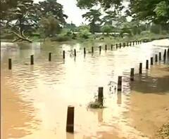 ভিডিওয় দেখুন: টানা বৃষ্টিতে কী মর্মান্তিক পরিস্থিতি খানাকুল-দাসপুরে 