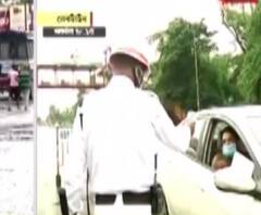 লকডাউনে কলকাতায় কড়া পুলিশ, রাস্তায় নাকা তল্লাশির সঙ্গে চলছে থার্মাল স্ক্রিনিংও 