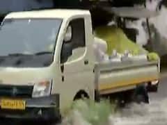 અમદાવાદ: વરસાદ રોકાયના 9 કલાક બાદ પણ ઓઢવ વિસ્તારમાં નથી ઓસર્યા પાણી, જુઓ વીડિયો 