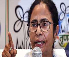 ' ভীনরাজ্যের পরীক্ষার্থীরা সময়ে সেন্টারে পৌঁছতে পারবে তো? বছর নষ্ট হলে কে দায়ী হবে?', প্রশ্ন মমতার