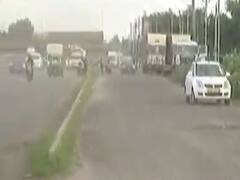 ખાડે ગયો વિકાસ: અમદાવાદના ચાંગોદર વિસ્તારમાં રસ્તા પરના ખાડાઓથી લોકો પરેશાન, જુઓ વીડિયો