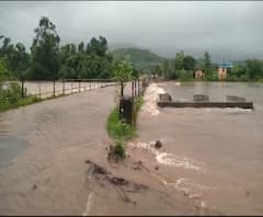 Konkan Rain | कोकणात मुसळधार, नद्यांना पूर आल्याने वाहतूक ठप्प, चाकरमानी अडकले