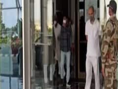 'Gehlot सरकार से बचने के लिए हम यहां आए हैं'- Gujarat पहुंचे BJP MLA | Rajasthan Political Crisis 